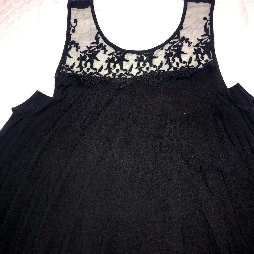 Sleeveless lace top